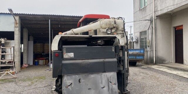 久保田4LBZ-172B(PRO888GM)(G4)半喂入履带式收割机