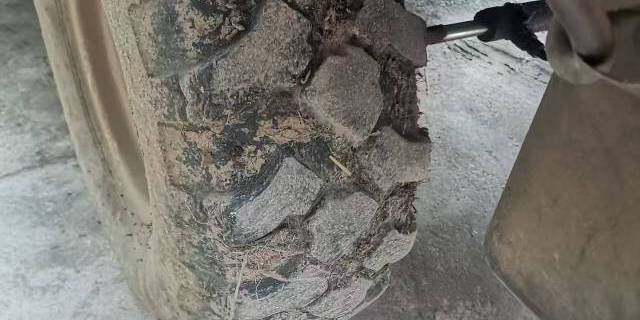 英虎4YZB-4J自走式玉米收获机