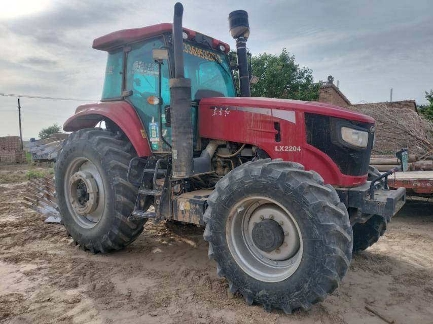 东方红LX2204拖拉机