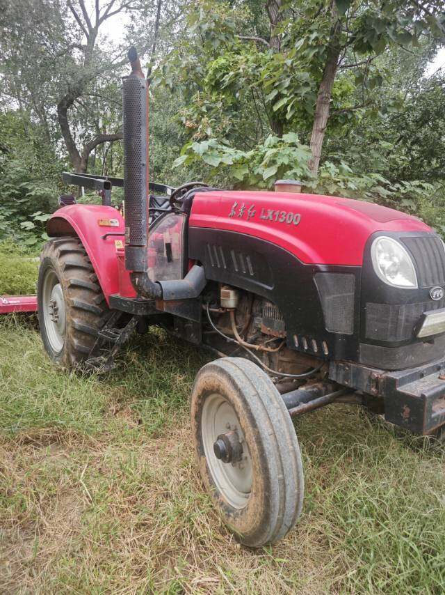东方红LX1300拖拉机