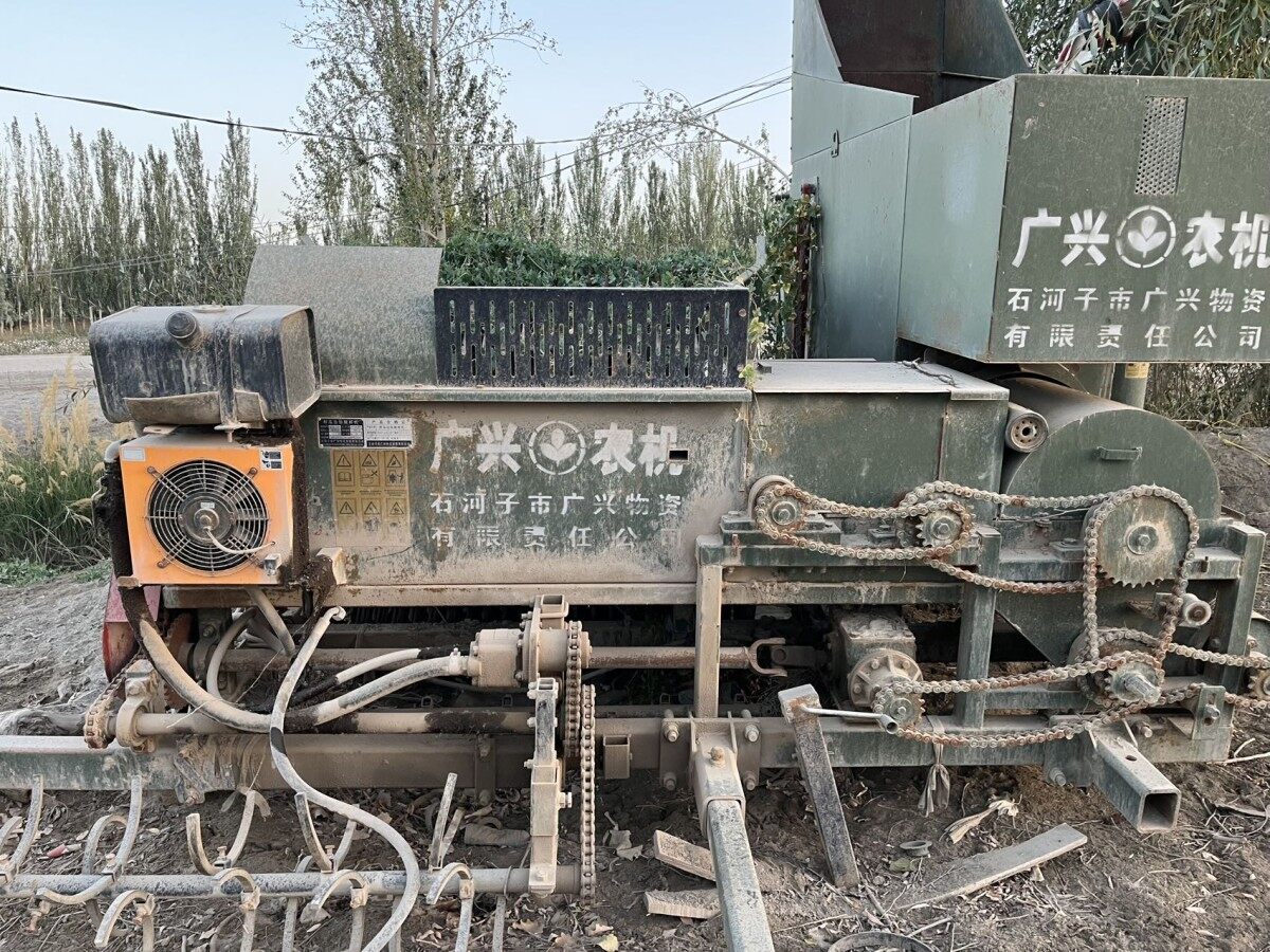 石河子广兴4ZGJT-1500打瓜捡拾脱籽机