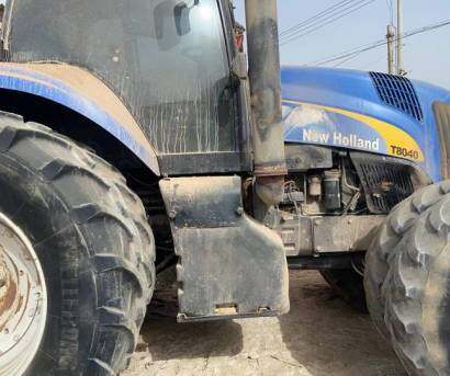 紐荷蘭T8040拖拉機