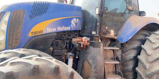纽荷兰T8040拖拉机