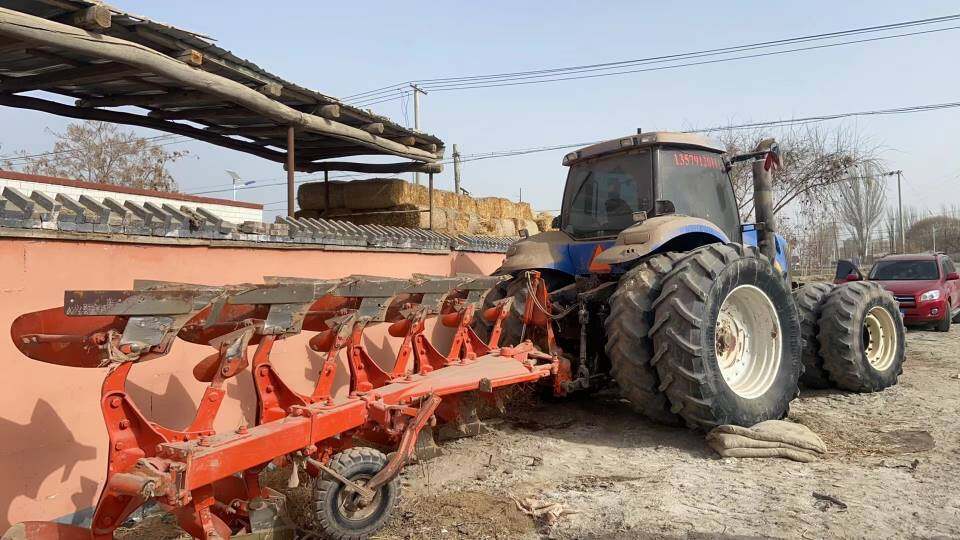 纽荷兰T8040拖拉机