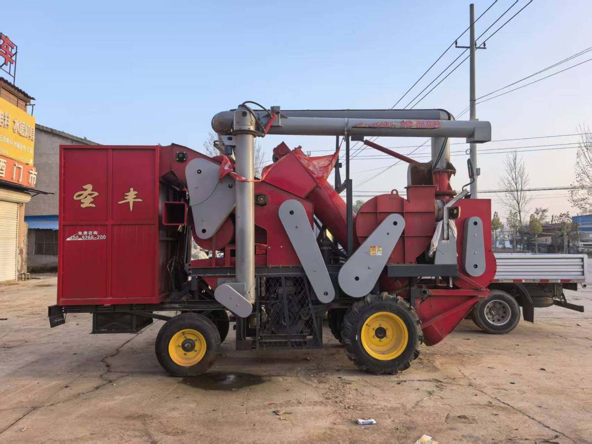 圣丰自吸式玉米打棒机