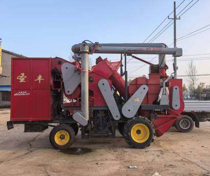 圣丰自吸式玉米打棒机