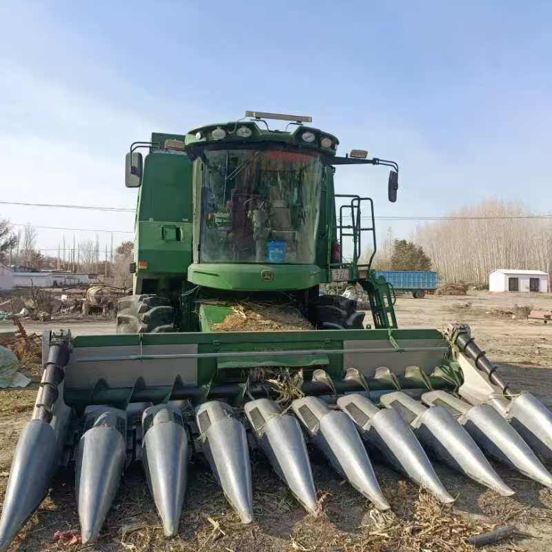 约翰迪尔C440联合收割机