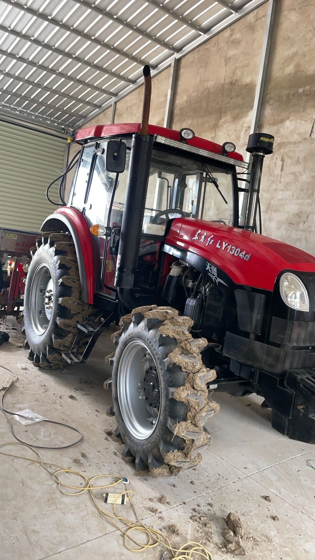 东方红LY1304D拖拉机
