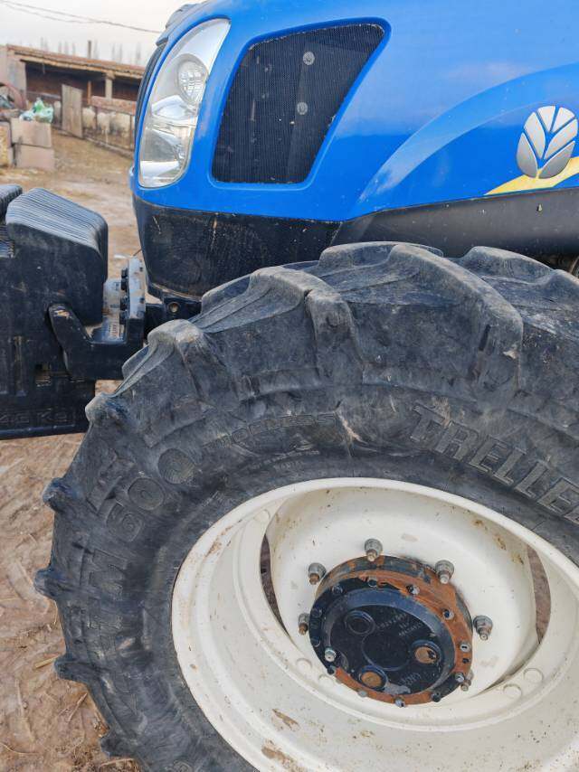 纽荷兰1404拖拉机