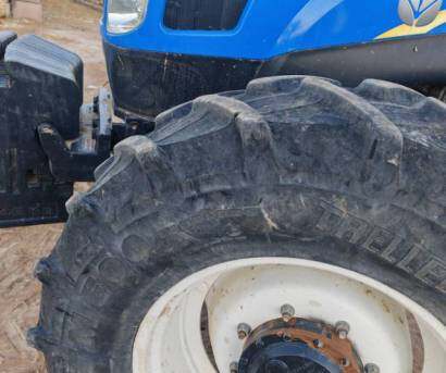 纽荷兰1404拖拉机