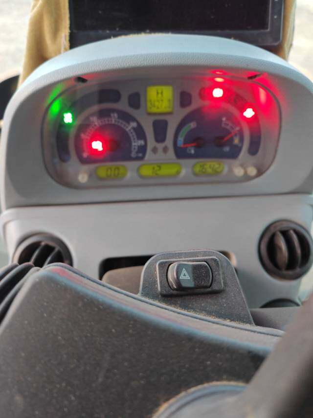 纽荷兰1404拖拉机