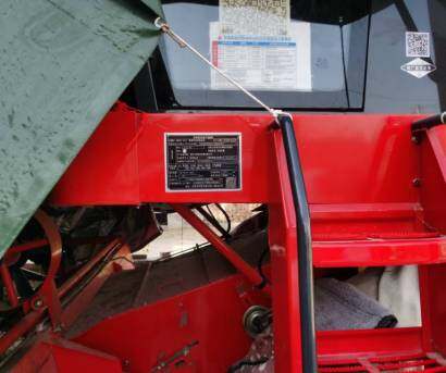 中联收获款新疆AT100谷物联合收获机