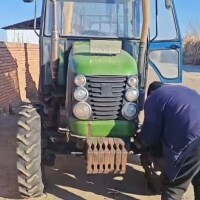 中聯(lián)耕王704拖拉機(jī)