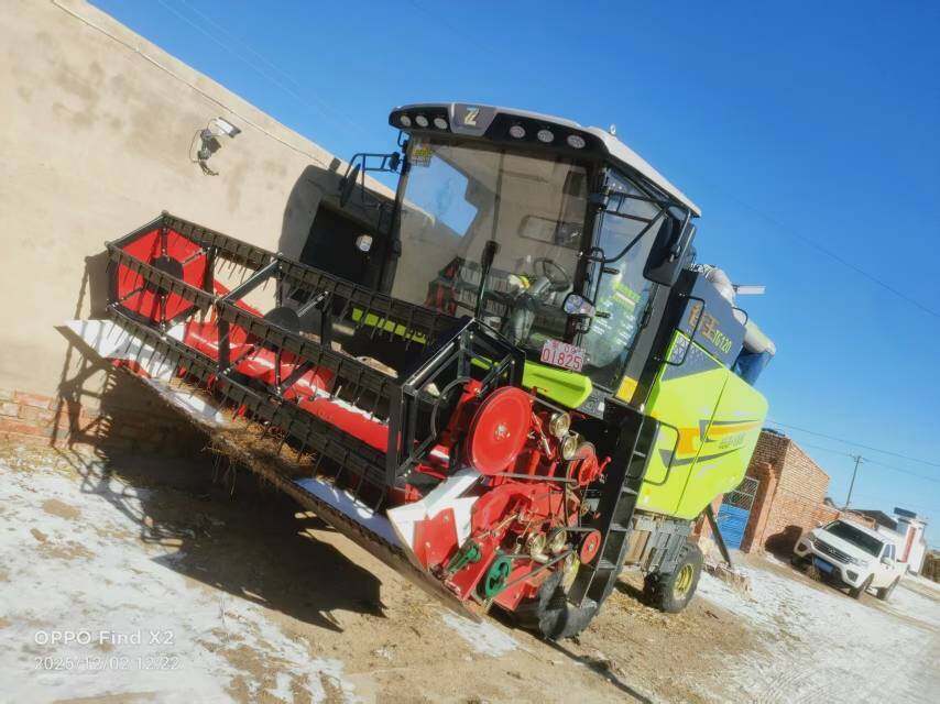 中联重科谷王TG120谷物收割机