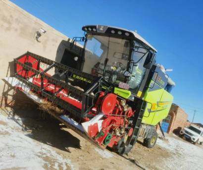 中联重科谷王TG120谷物收割机