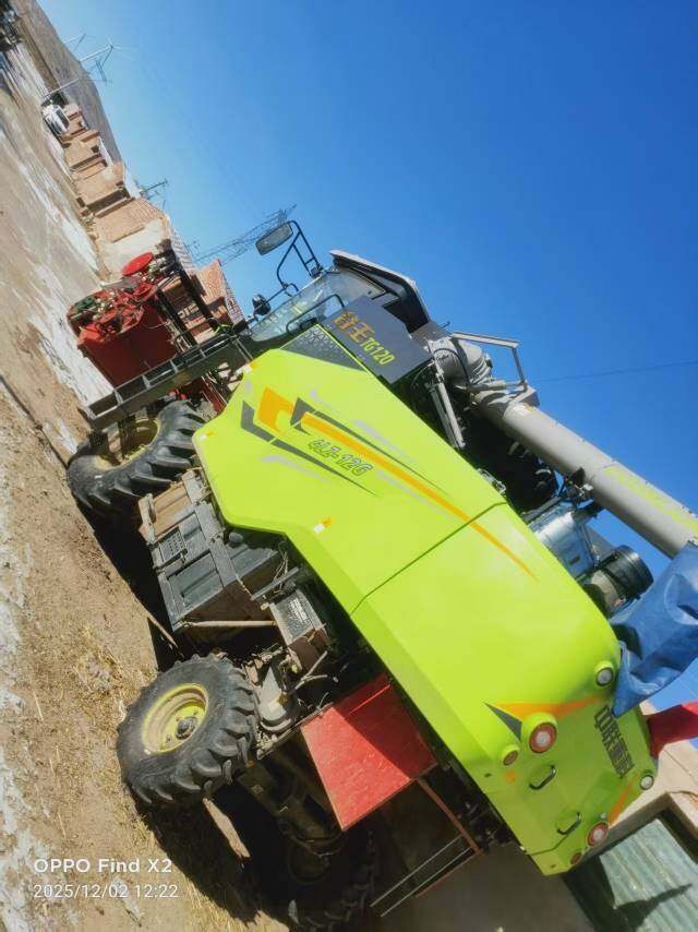 中联重科谷王TG120谷物收割机