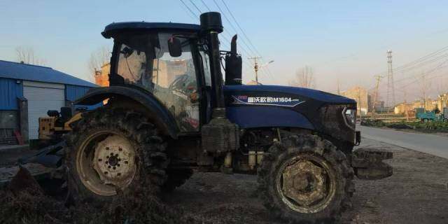 雷沃M1604-5XS1拖拉机