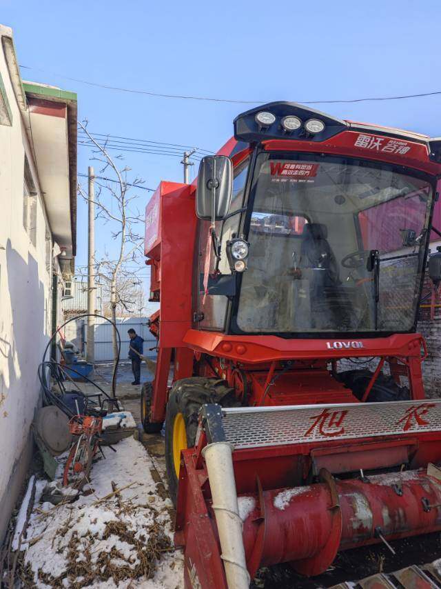 雷沃谷神GM100pro纵轴流轮式谷物收获机