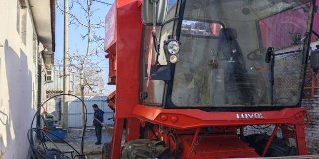 雷沃谷神GM100pro纵轴流轮式谷物收获机