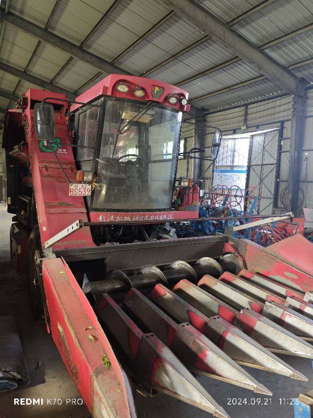 牧神八行玉米收割机