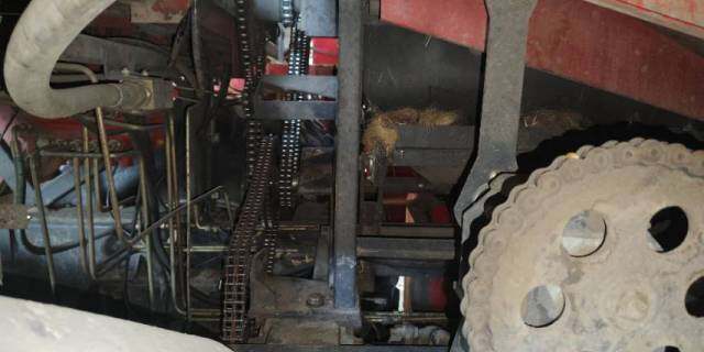 牧神八行玉米收割机