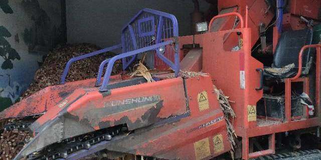 废铁两行履带玉米收割机