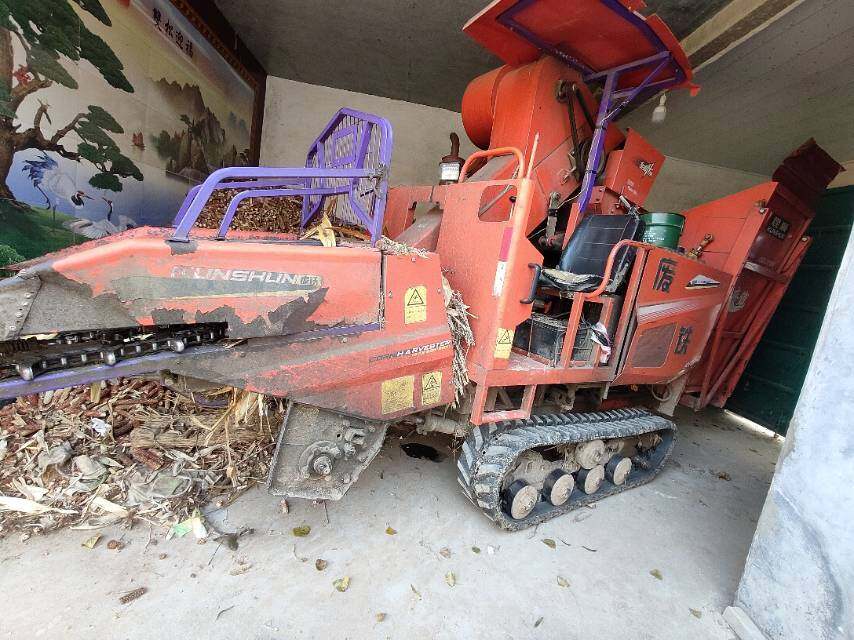 废铁两行履带玉米收割机