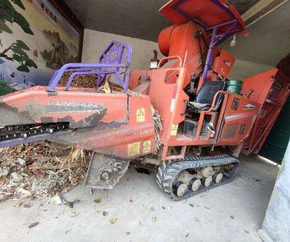 废铁两行履带玉米收割机