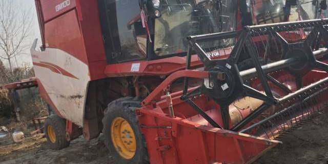 雷沃谷神GM100谷物收割机