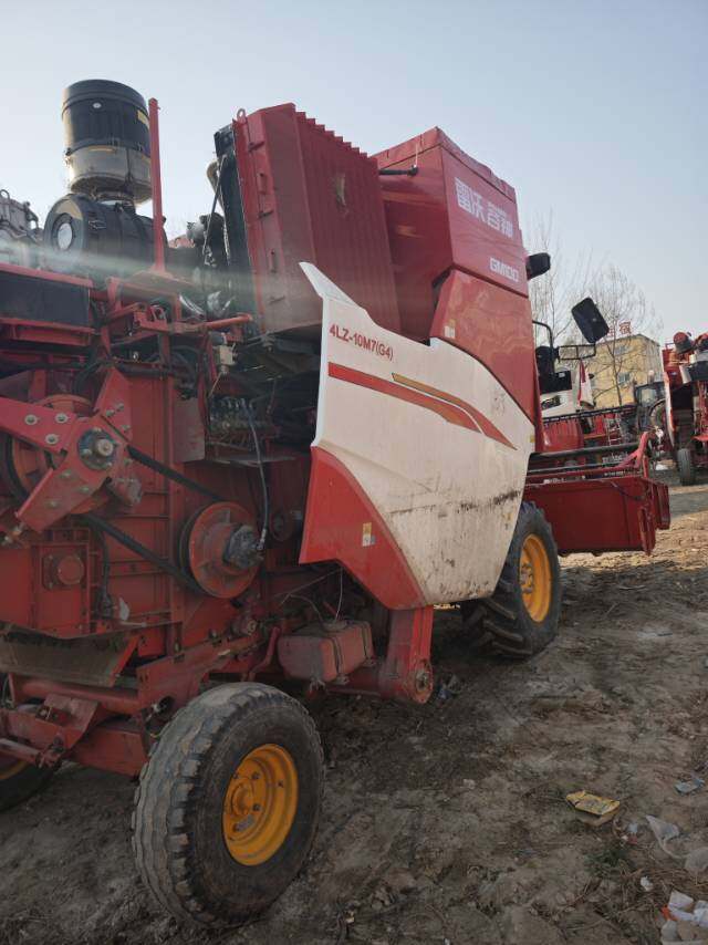 雷沃谷神GM100谷物收割机