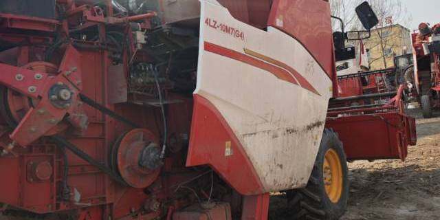 雷沃谷神GM100谷物收割机