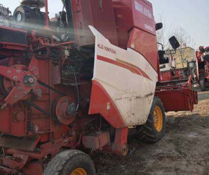 雷沃谷神GM100谷物收割机