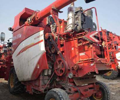 雷沃谷神GM100谷物收割机