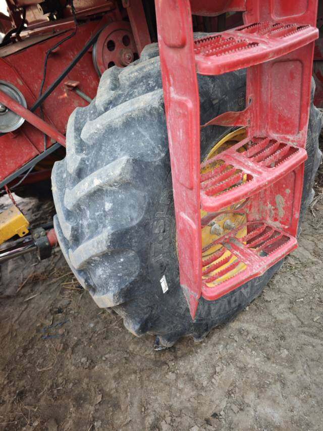 雷沃谷神GM100谷物收割机