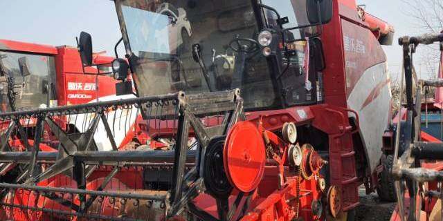 雷沃谷神GM100谷物收割机