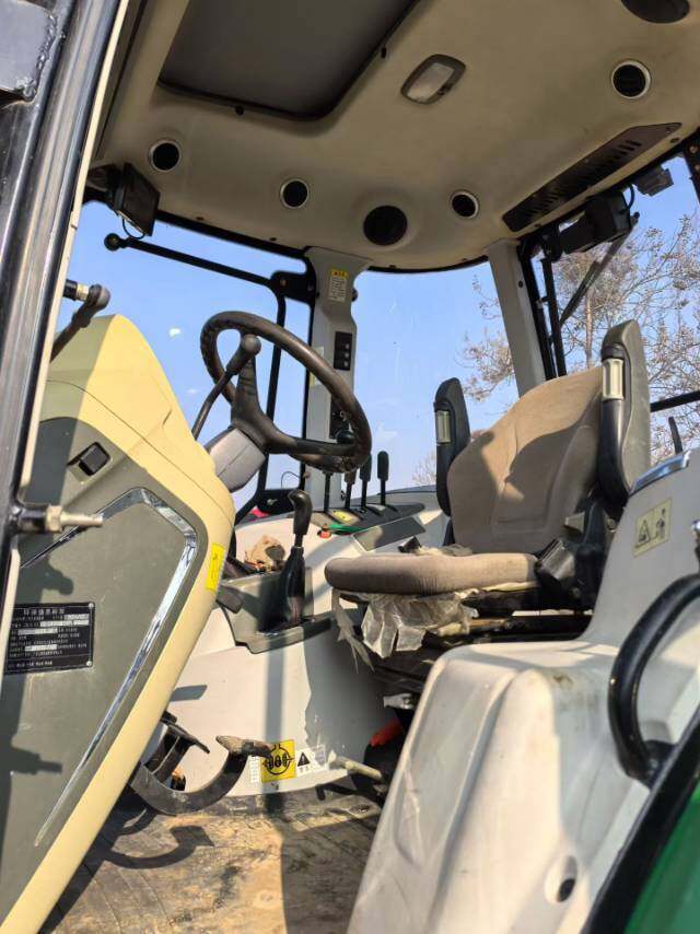 常发农装CFH2004轮式拖拉机