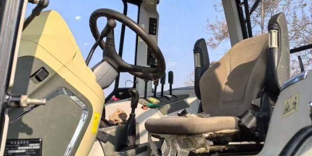 常发农装CFH2004轮式拖拉机