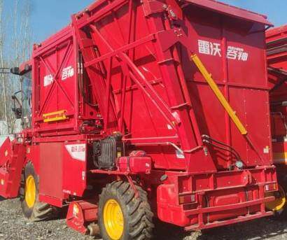 雷沃谷神4YJ-4FR4型玉米茎穗兼收收割机