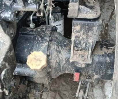 雷沃欧豹M1600拖拉机