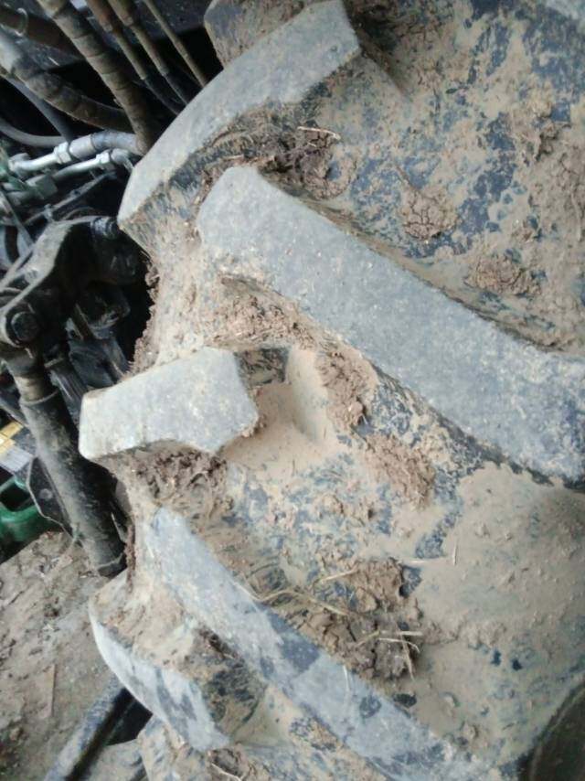 雷沃欧豹M1600拖拉机