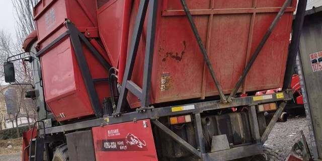 金大丰4YZPSJ-3C穗茎兼收玉米收获机