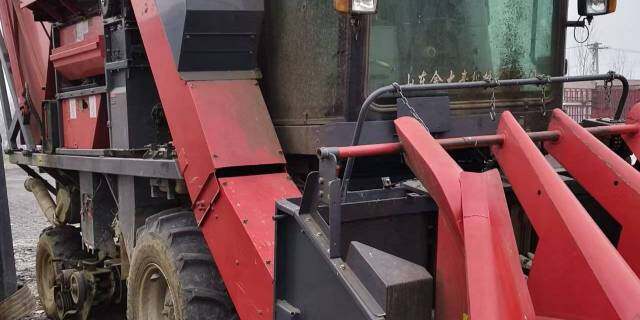 金大丰4YZPSJ-3C穗茎兼收玉米收获机