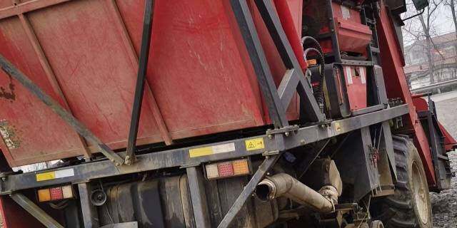 金大丰4YZPSJ-3C穗茎兼收玉米收获机