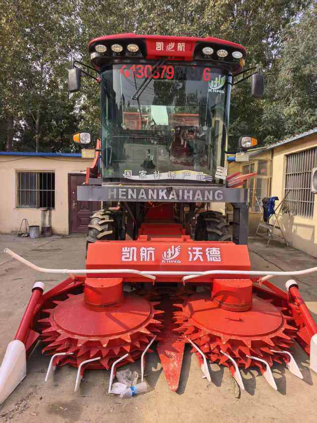 凯航沃德4QZ-12A自走式青贮收获机