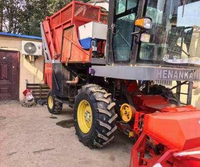 凯航沃德4QZ-12A自走式青贮收获机