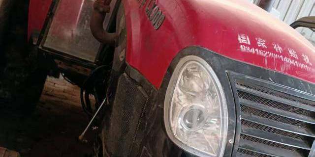 东方红LX1000拖拉机