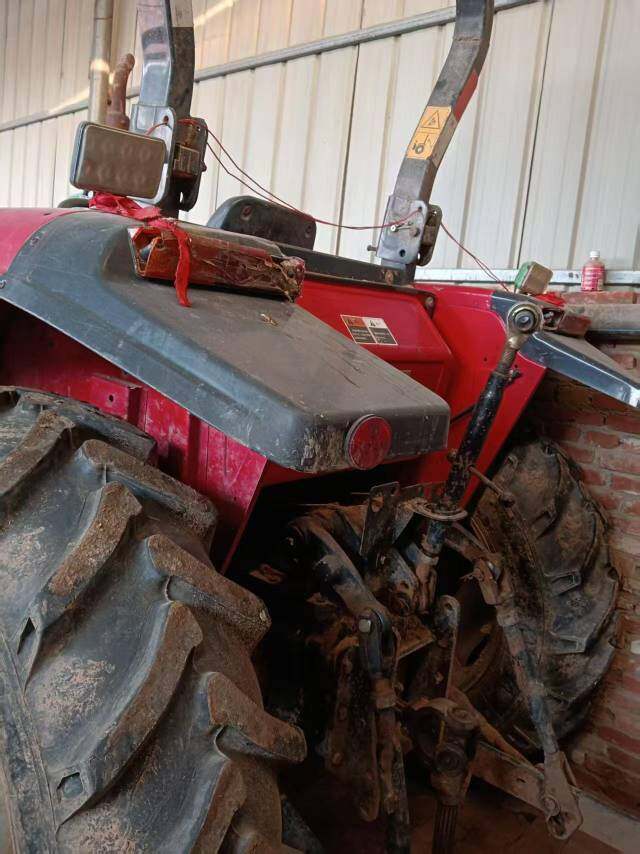 东方红LX1000拖拉机