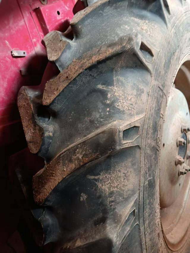 东方红LX1000拖拉机