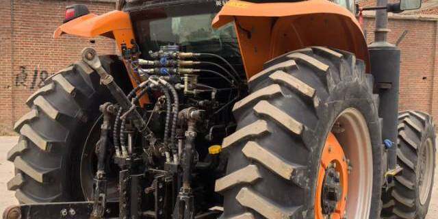 英轩YF1804拖拉机