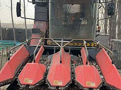 英虎4YZJ-4玉米收获机